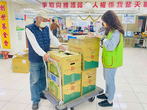 里仁集愛捐贈創世基金會約1.8公噸有機蔬果　全年配送中 「5倍振興、無限愛心」活動凝聚善心　消費作公益3